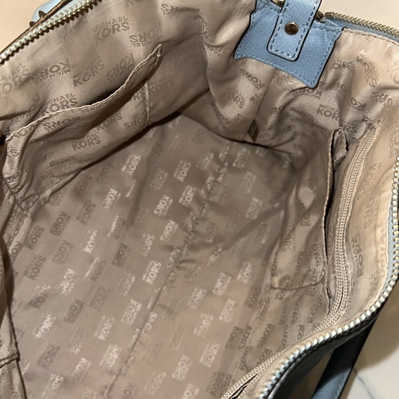 Michael Kors Large Blue Tote Bag - Picture 5 of 9